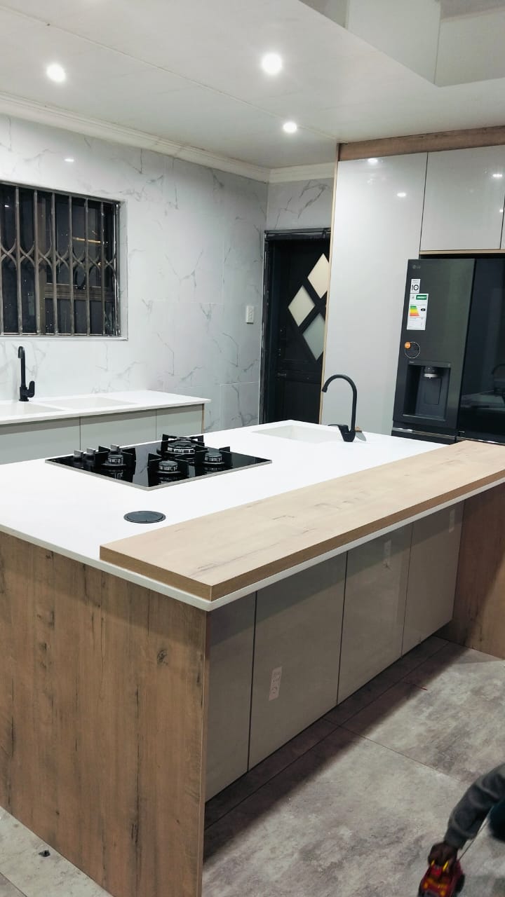 Marble & Oak Finish
